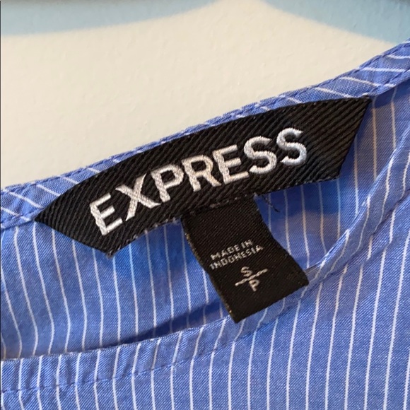 EXPRESS floral off-the-shoulder blouse - Picture 6 of 6